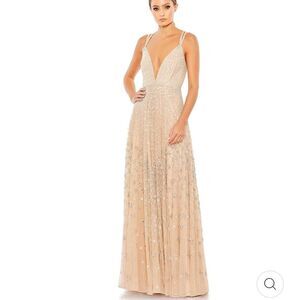 NWT Mac Duggal 93701 Embellished Plunge Neck Sleeveless Gown Size 6